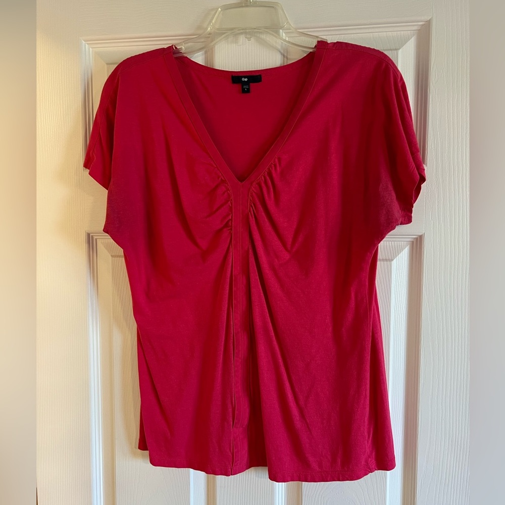 GAP pink tee. Size Large.